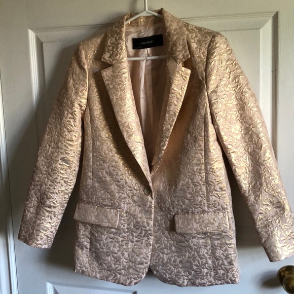 Zara Jackets & Blazers - Brocade Zara blazer!